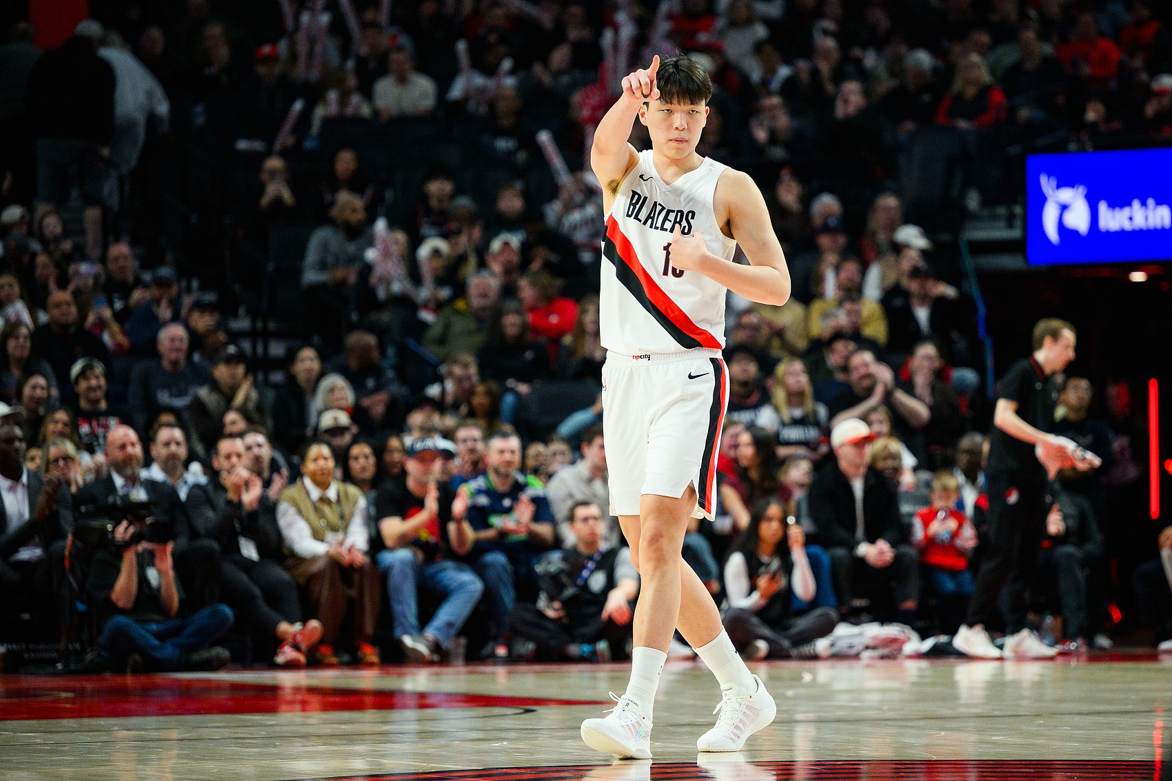 九游电脑版-杨瀚森谈第一年打NBA感受：快 转换快&amp;节奏快&amp;要不停地折返跑